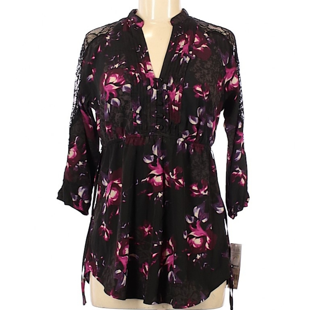 Beautiful blouse! - Picture 2 of 6